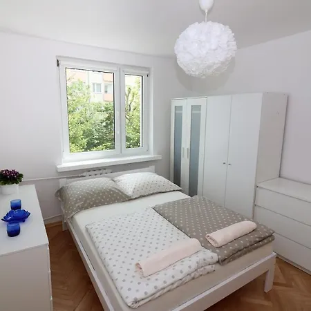 Quarto em Acomodações Particulares Aj *